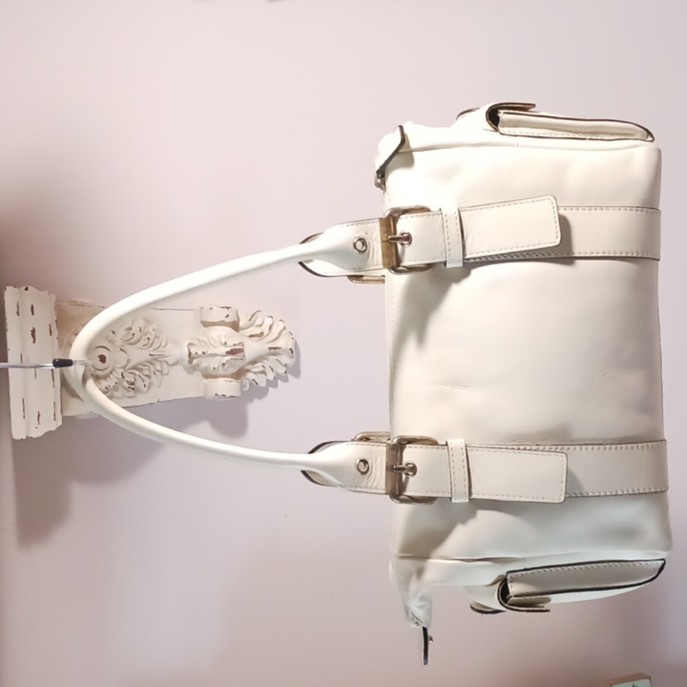 Awsome ⚜️ HYPE Genuine Leather Handbag, White. ⚜️